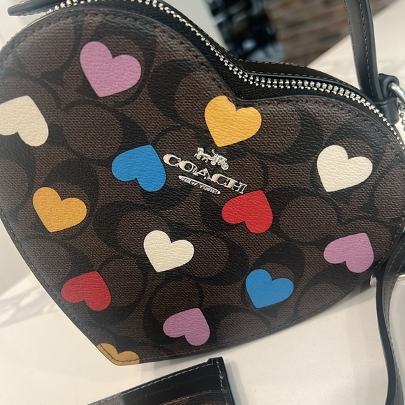 ❤️Coach Heart Crossdoby❤️ - Picture 9 of 16